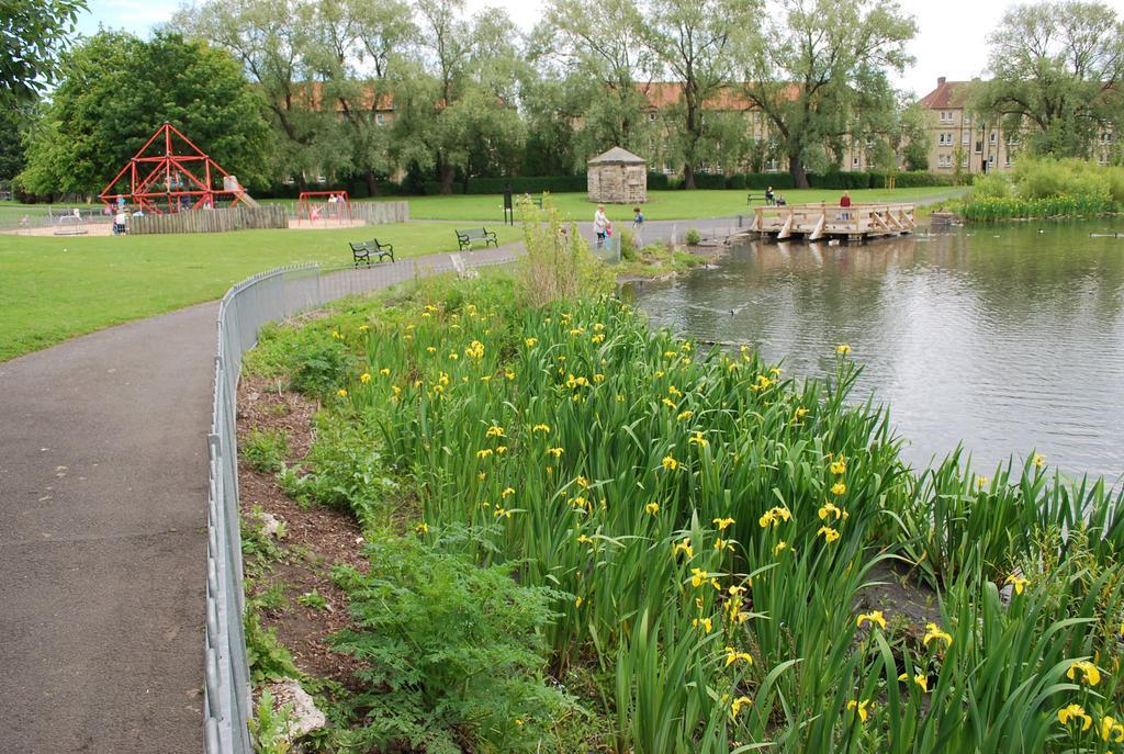 Lochend Park View Apartment Edinburgh Dış mekan fotoğraf