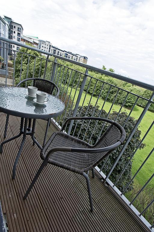 Lochend Park View Apartment Edinburgh Oda fotoğraf