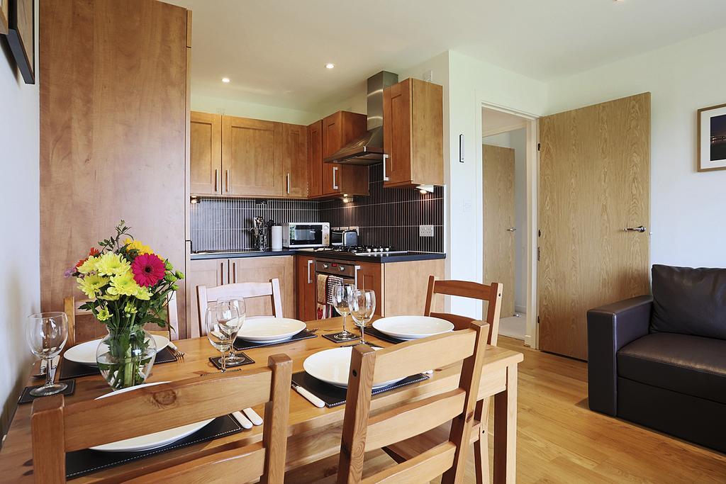 Lochend Park View Apartment Edinburgh Oda fotoğraf